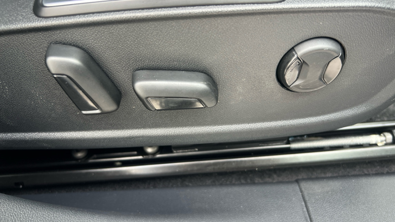 Ford Explorer 210kW Select 77kWh 5dr Auto Electric Estate